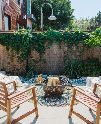 The outdoor fire pit at Los Angeles-based Parachute in Venice Beach, CA.