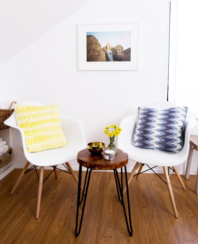 The mid-century modern seating area of Parachute's office in Venice Beach, CA.