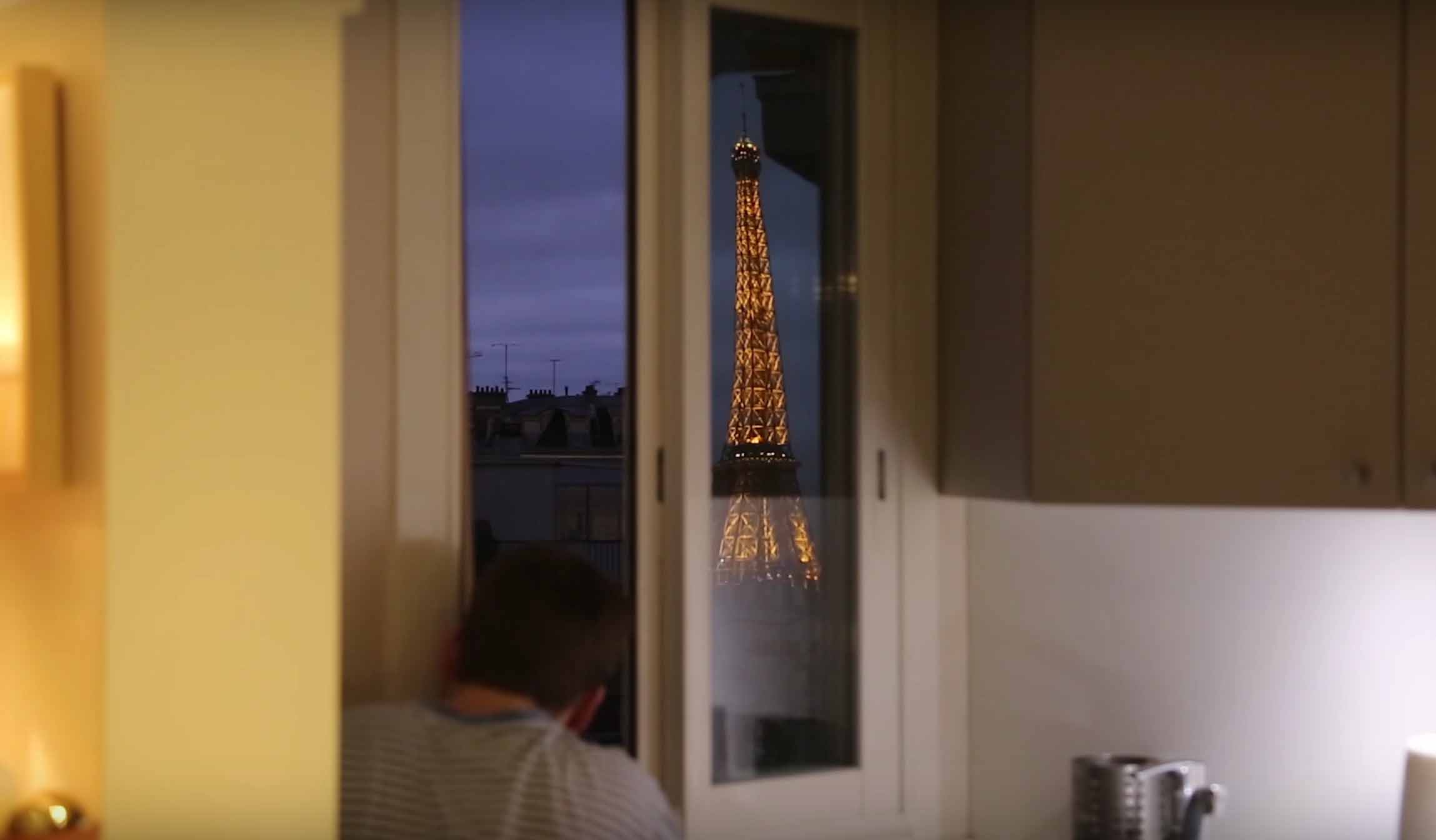A nighttime view of the Eiffel Tower from a bedroom window in Paris, France thanks to French Redditor Lurluberlu’s giant periscope.