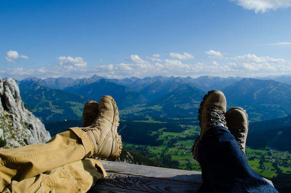 air out hiking boots